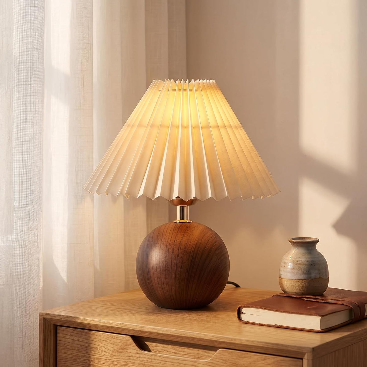Genecore Ceramic Globe Table Lamp – Walnut Base, Beige Shade